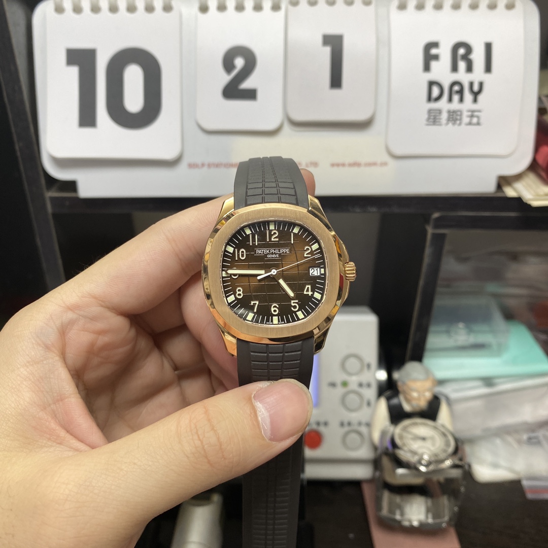 Patek Philippe Aquanaut Series 5167R-001, Rose Gold Case Coffee Dial Brown Strap, 40mm Size.