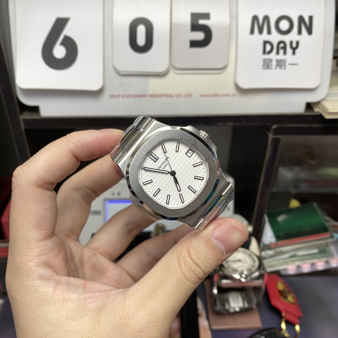 Patek Philippe Nautilus series 57111A-011, White Dial, 40mm Size.