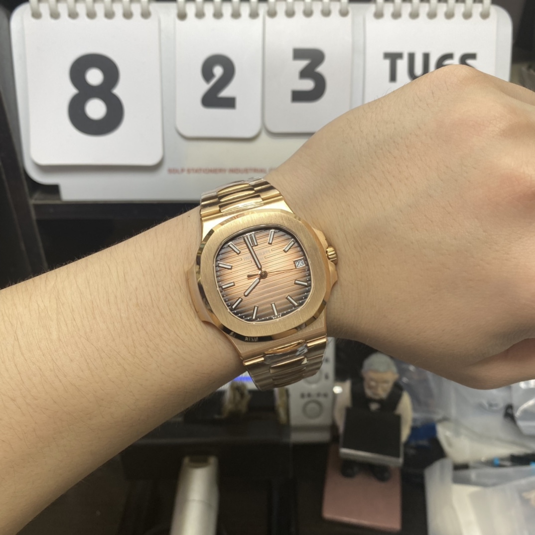 Patek Philippe Nautilus series 57111R-001, Rose Gold Case with Gradient Dark Brown Dial Steel Bracelet, 40mm Size.