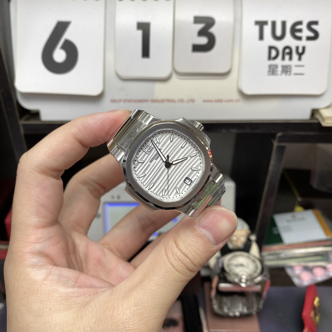 Patek Philippe Nautilus series 71181A-010, White Dial with Steel Bracelet Version, 35.2mm size.