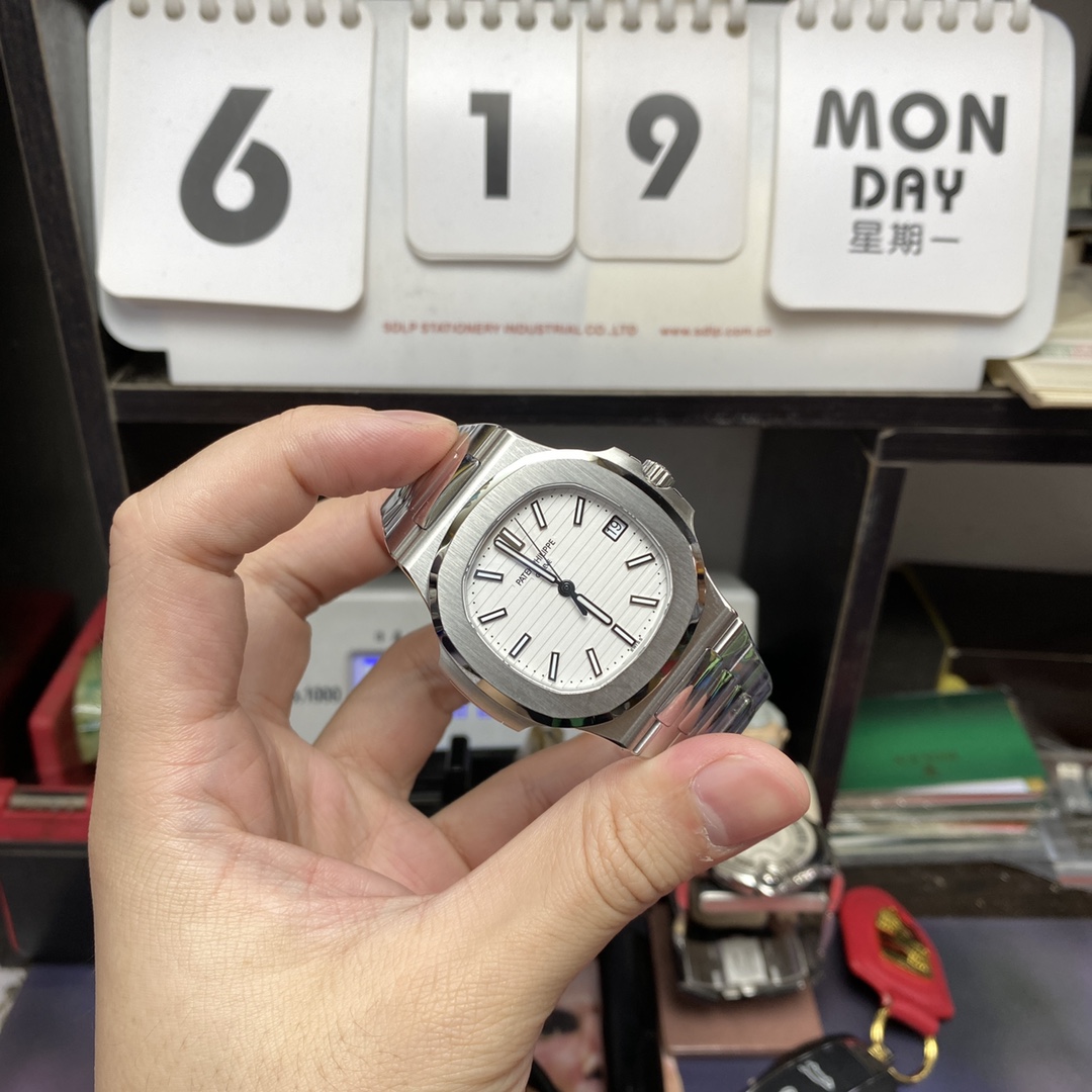 Patek Philippe Nautilus series 57111A-011, White Dial, 40mm Size.