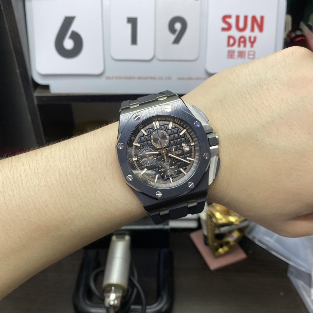 Audemars Piguet Royal Oak Offshore Series 26405CE.OO.A002CA.02, Ceramic Case, 44mm size.