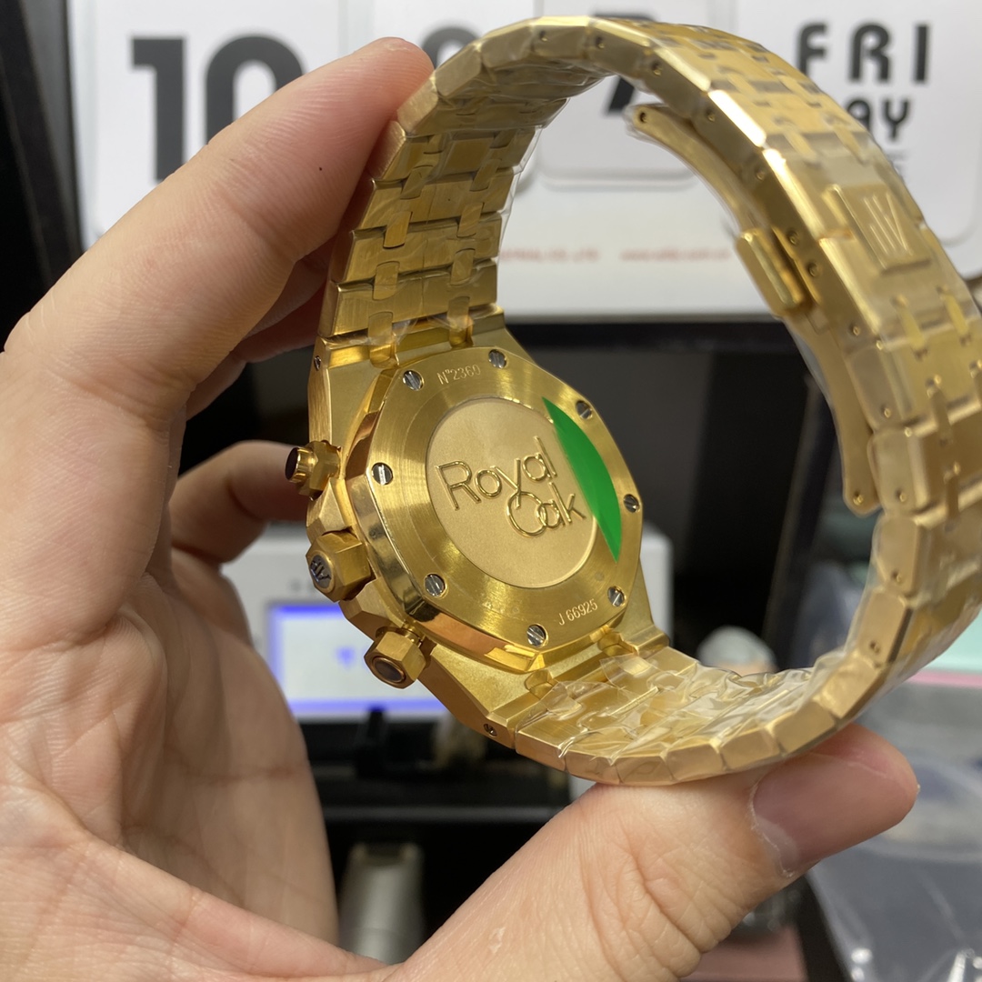 Audemars Piguet Royal Oak Offshore Series 26331BA.OO.1220BA.02, Gold Case Green Dial Stainless Steel Bracelet, 41mm Size.