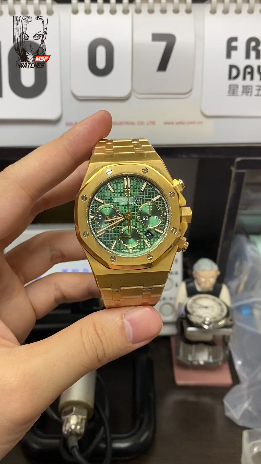 Audemars Piguet Royal Oak Offshore Series 26331BA.OO.1220BA.02, Gold Case Green Dial Stainless Steel Bracelet, 41mm Size.