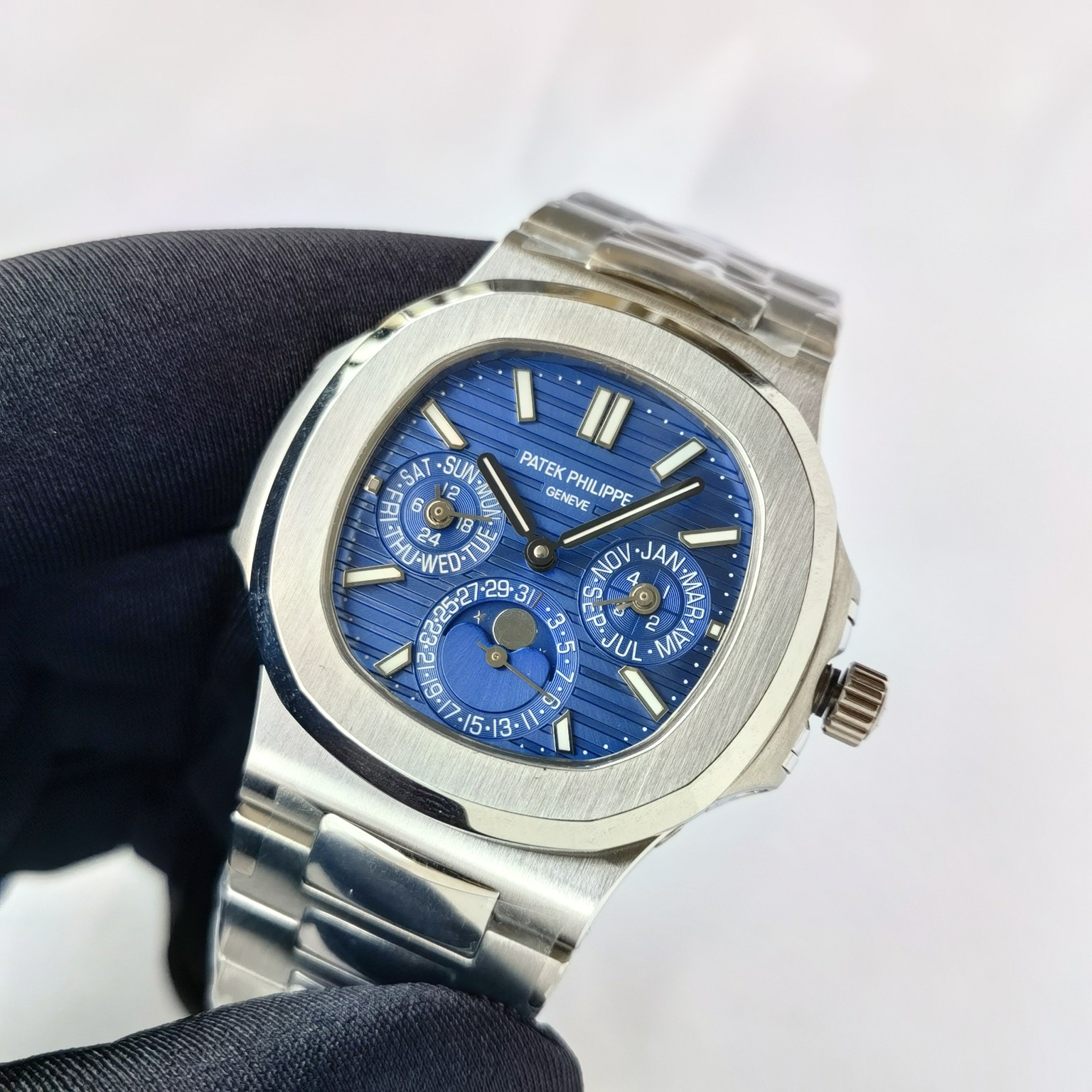 Patek Philippe Nautilus 5740/1G-001- super complex multi-functional
