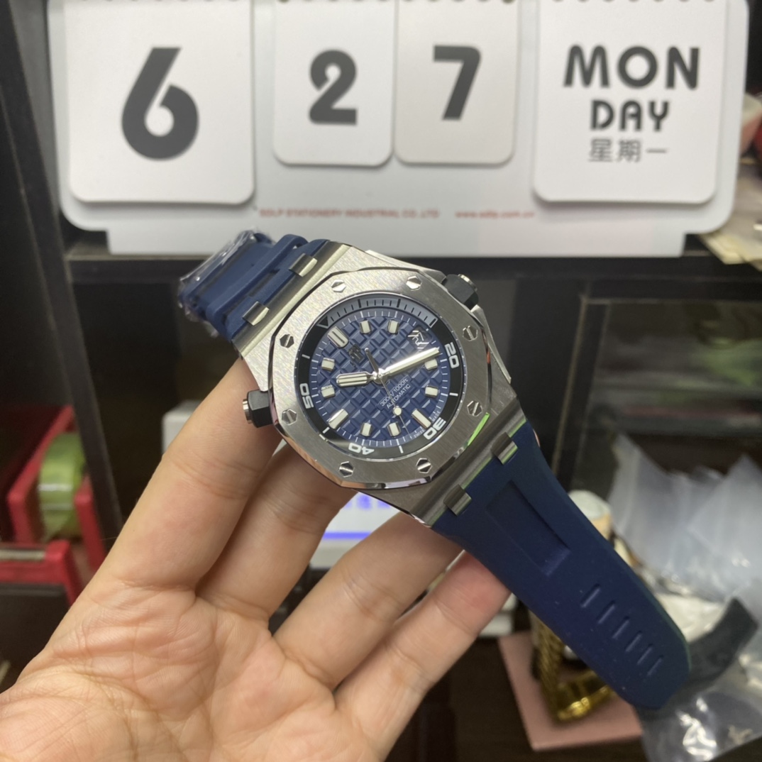 Audemars Piguet Royal Oak Offshore Series 15720ST.OO.A027CA.01, Blue Dial, 42mm Size.