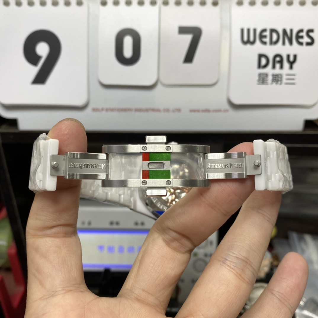 Audemars Piguet Royal Oak Offshore Series 26579CB.OO.1225CB.01, White Ceramic Blue Dial Full Ceramic Case Complete, Date Day Month Moon Phase Functions, 41mm size.