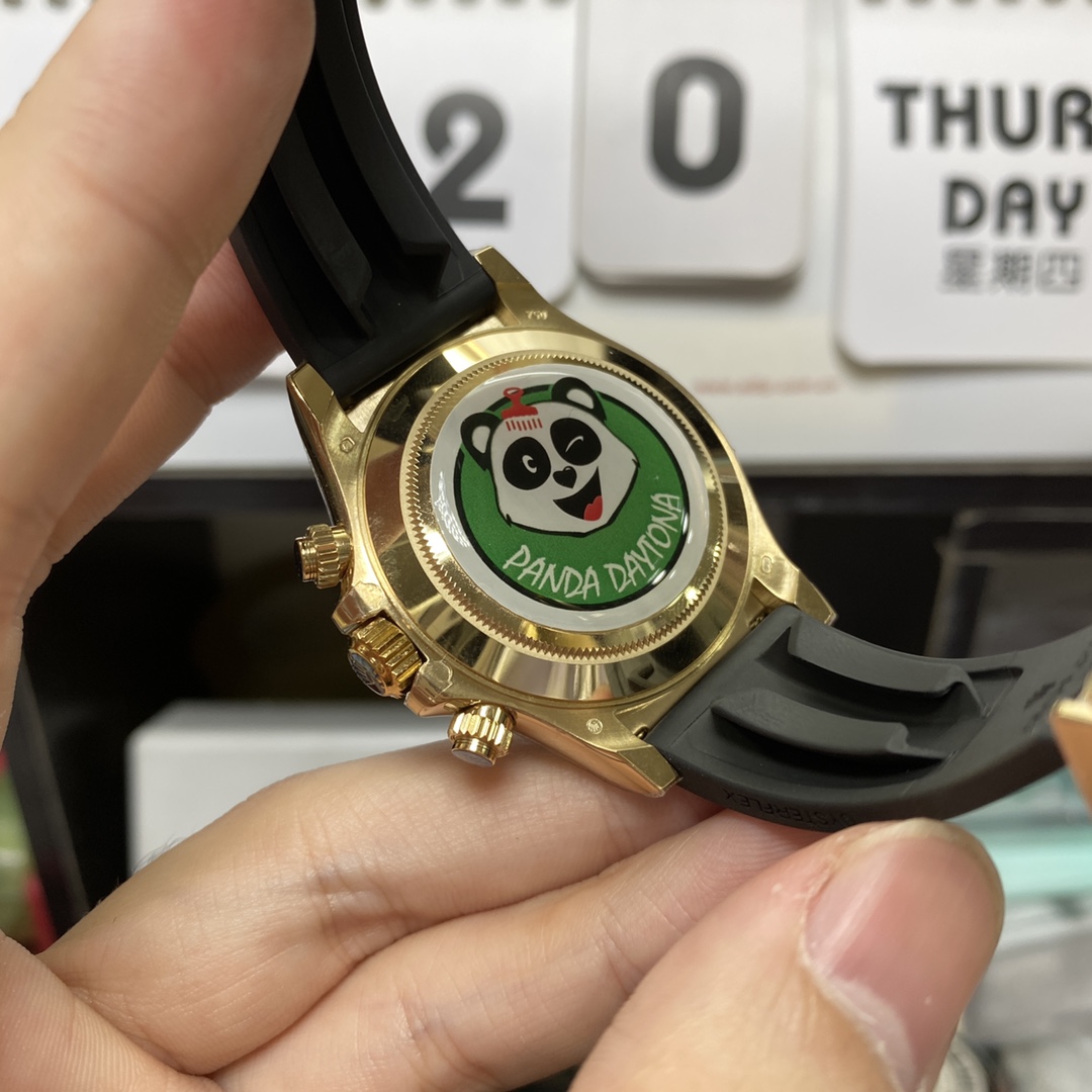 Rolex Cosmograph Daytona Series m116518ln-0078, gold case black dial ceramic bezel, 40mm size.