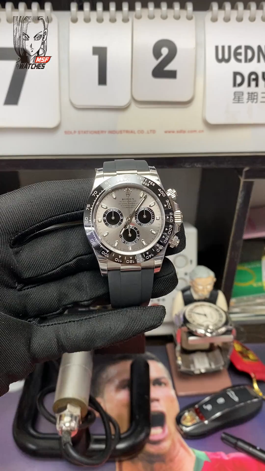 Rolex Cosmograph Daytona Series 116519ln-0024, gray dial and ceramic bezel, 40mm size.