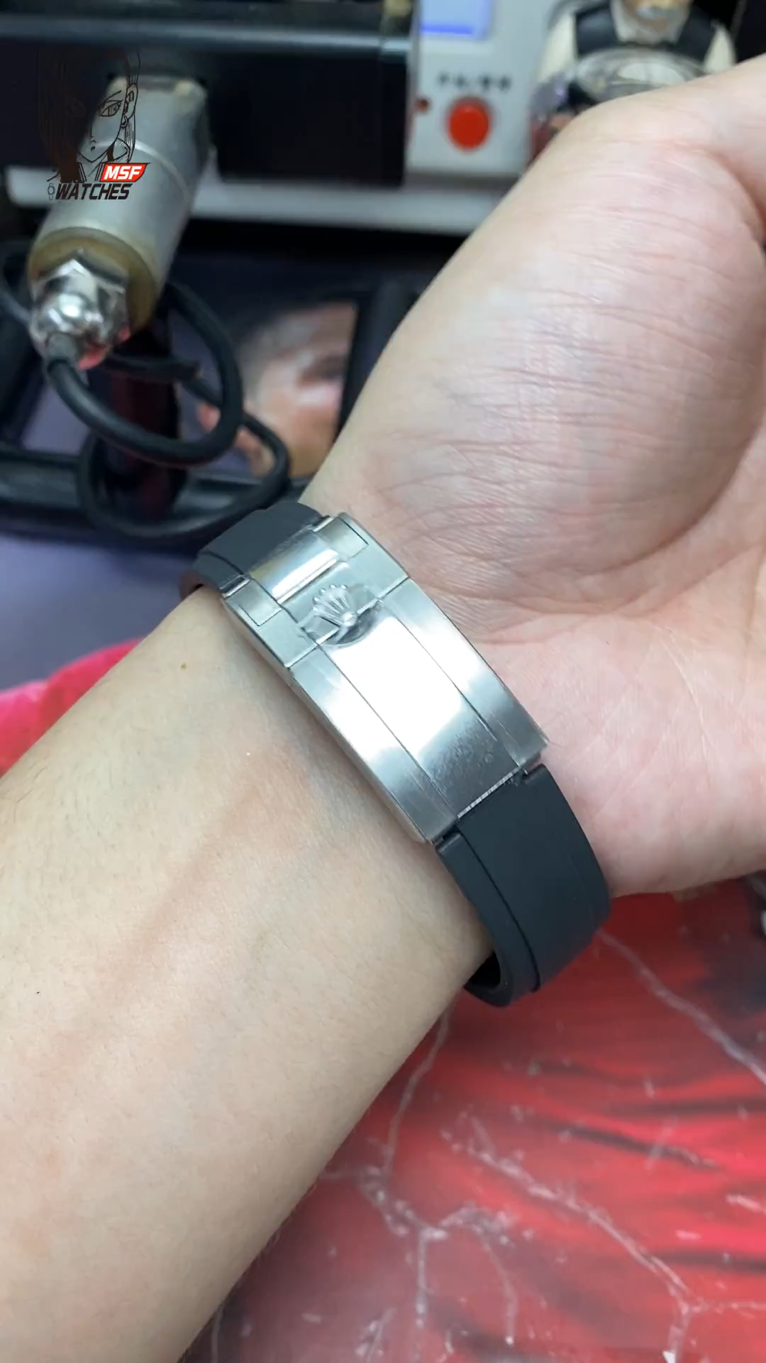 Rolex Cosmograph Daytona Series 116519ln-0024, gray dial and ceramic bezel, 40mm size.