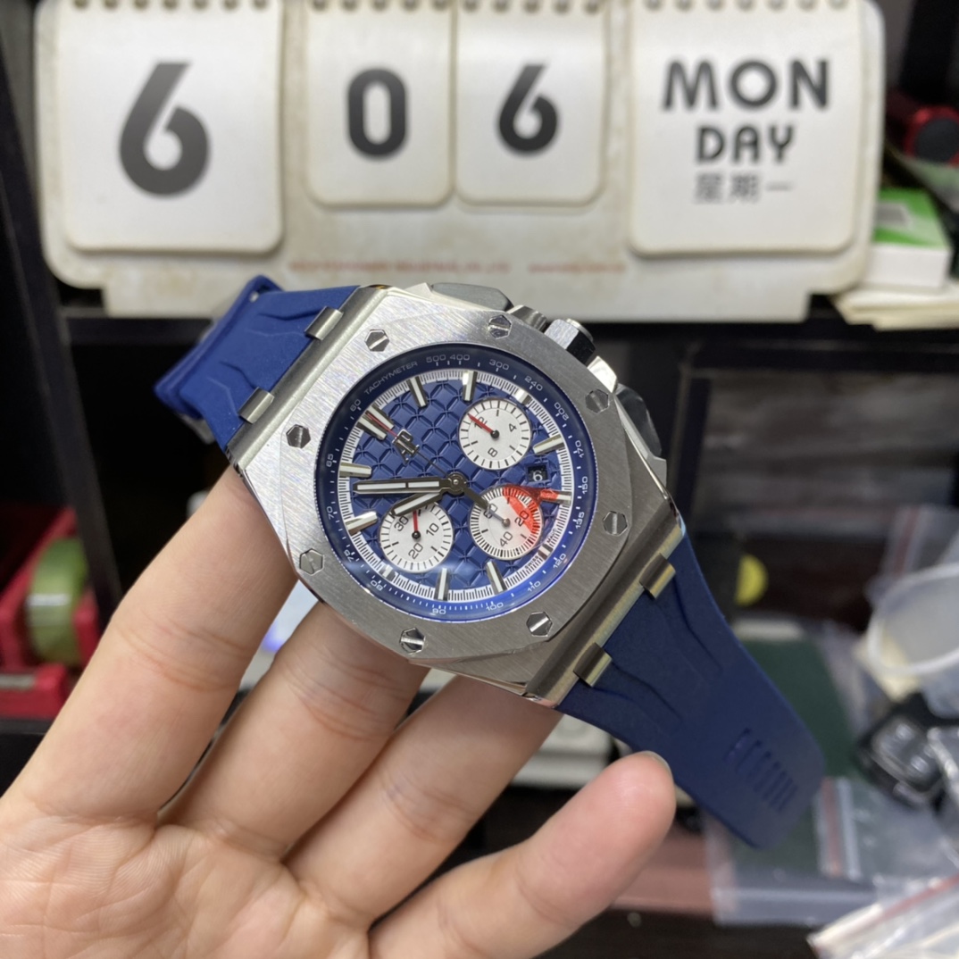 Audemars Piguet Royal Oak Offshore Series 26420TI.OO.A027CA.01, Blue Dial with Blue Rubber Strap, 43mm size.