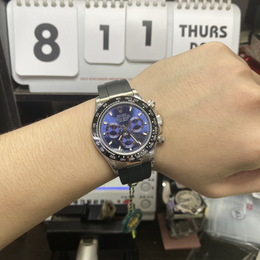 Rolex Cosmograph Daytona Series m116509-0071, Blue Ceramic Bezel, 40mm size, Rubber Strap.