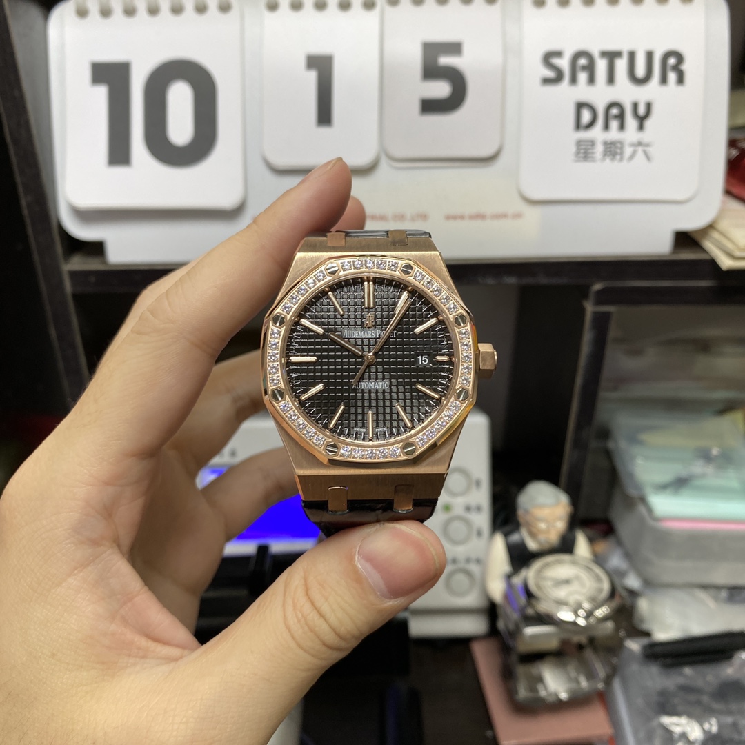 Audemars Piguet Royal Oak Offshore Series 15400 rose gold case full diamond 41mm size