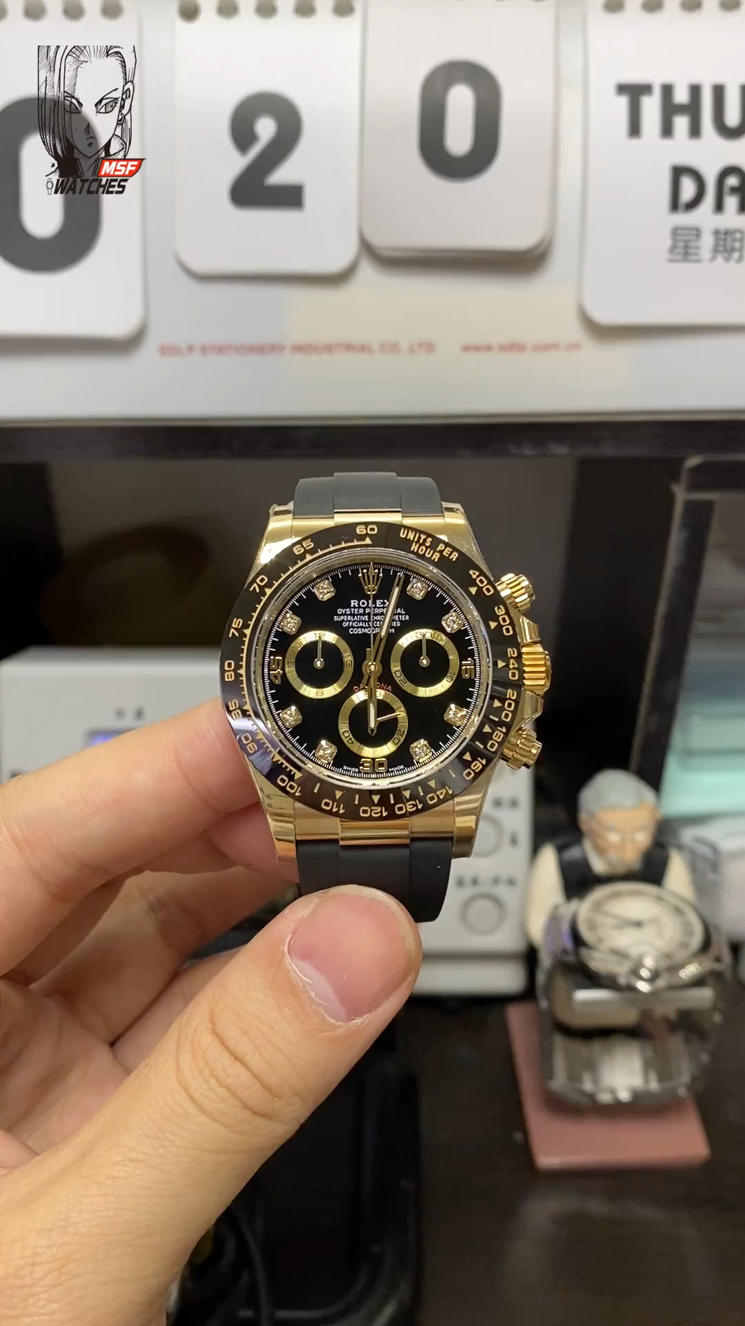 Rolex Cosmograph Daytona Series m116518ln-0078, gold case black dial ceramic bezel, 40mm size.