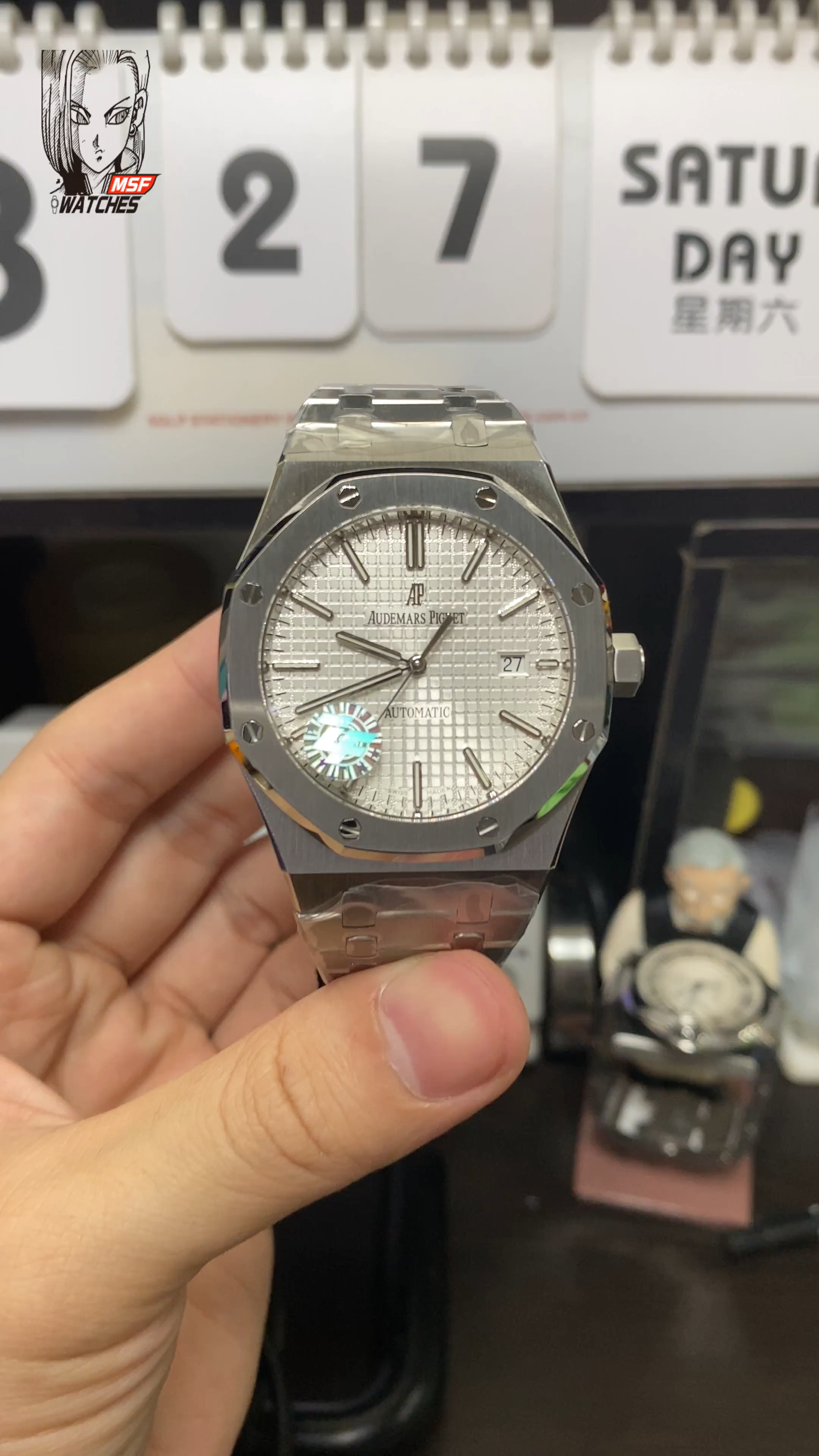 Audemars Piguet Royal Oak Offshore Series 15400ST.OO.1220ST.02, White Dial with Stainless Steel Bracelet, 41mm Size.