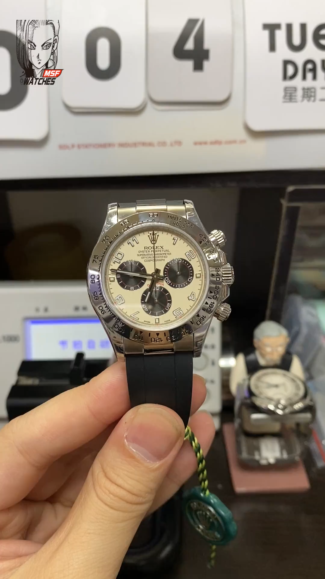 Rolex Cosmograph Daytona Series 116519-L(FC), Platinum Panda Dial White Face Black Bezel Roman Numerals, 40mm size.