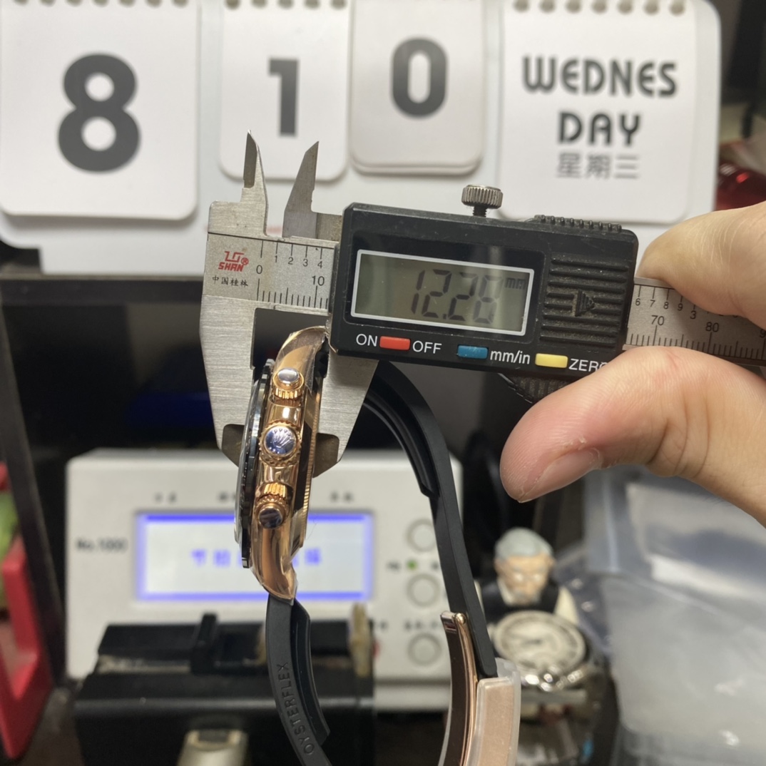 Rolex Cosmograph Daytona Series M116515ln-0015, Rose Gold Case Coffee Dial with Numerals Ceramic Bezel, 40 mm size.