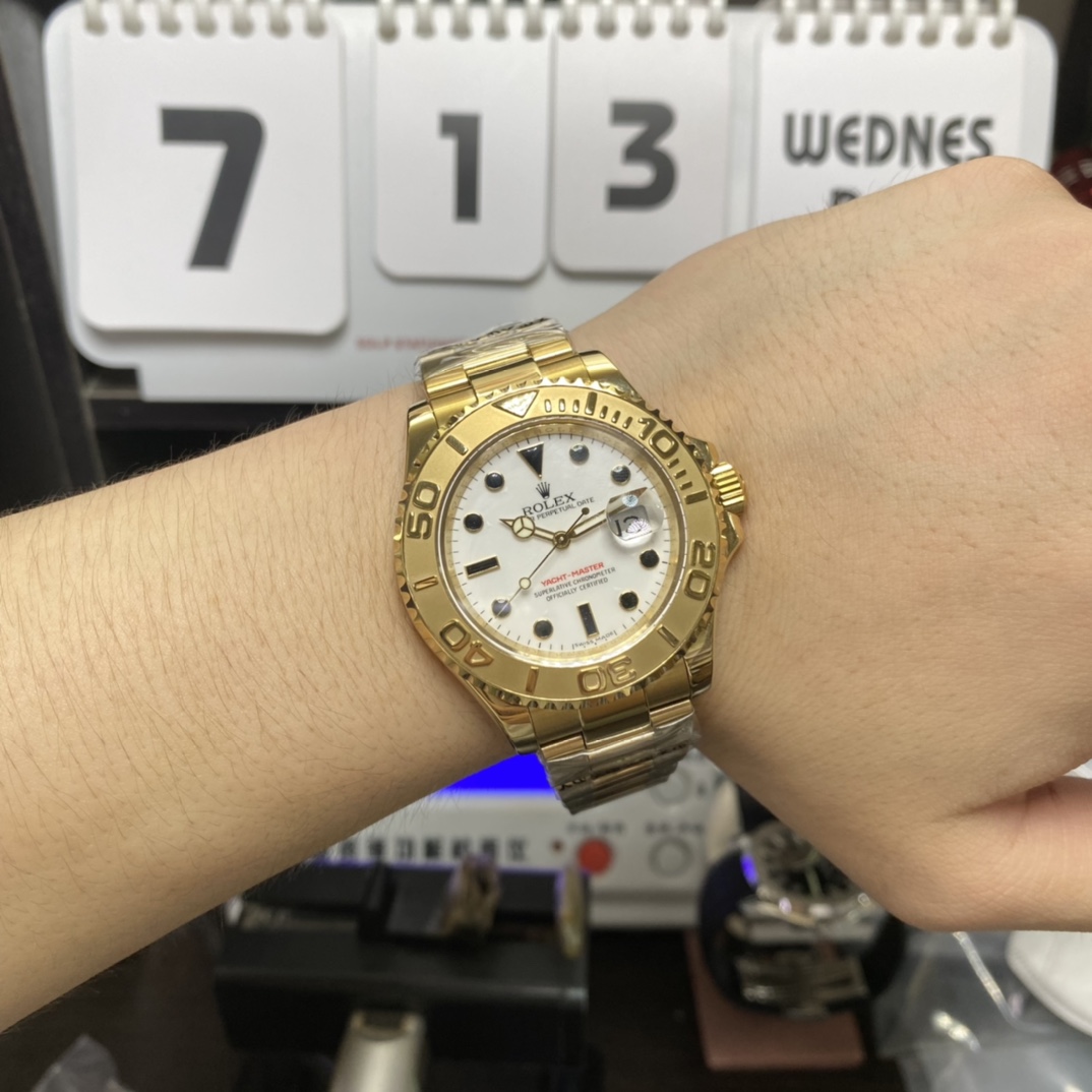 Rolex Yacht-Master Series 16628, White Dial Yellow Gold Case Bracelet Black Markings, 40mm Size.