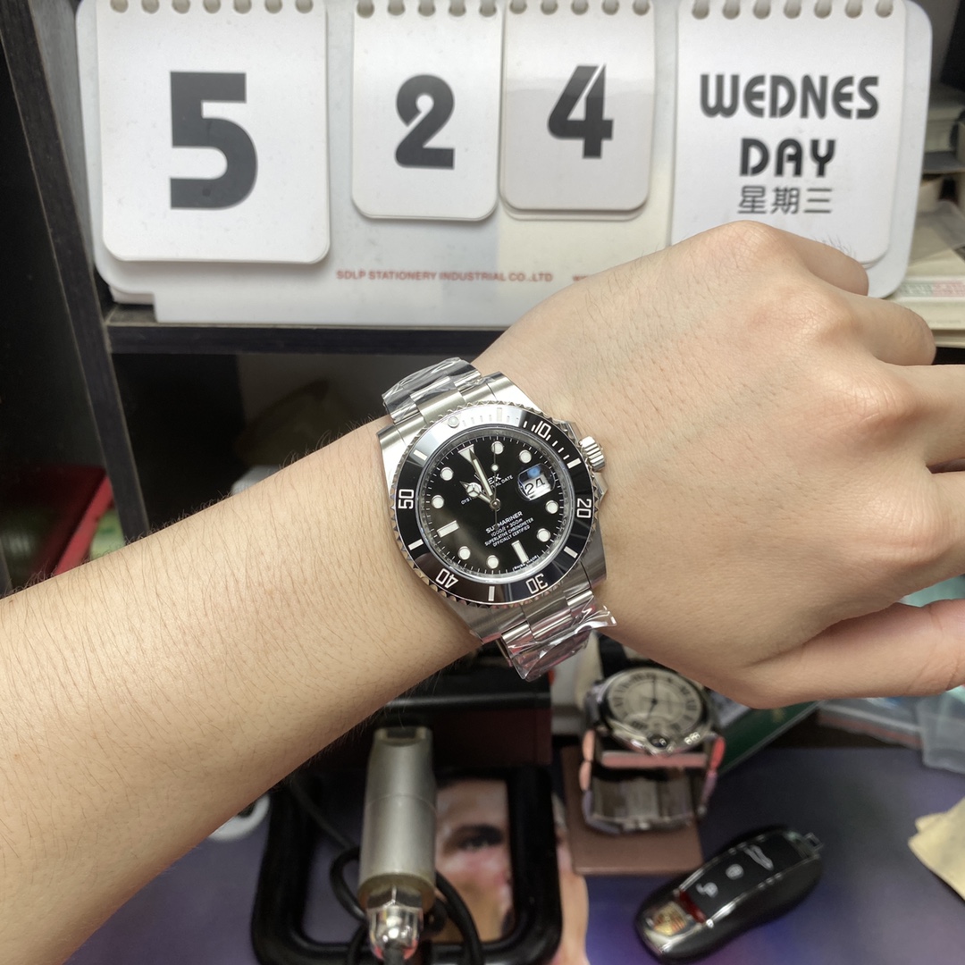 Rolex Submariner Series 116610LN-0001, Black Dial Black Ghost, 40mm size.