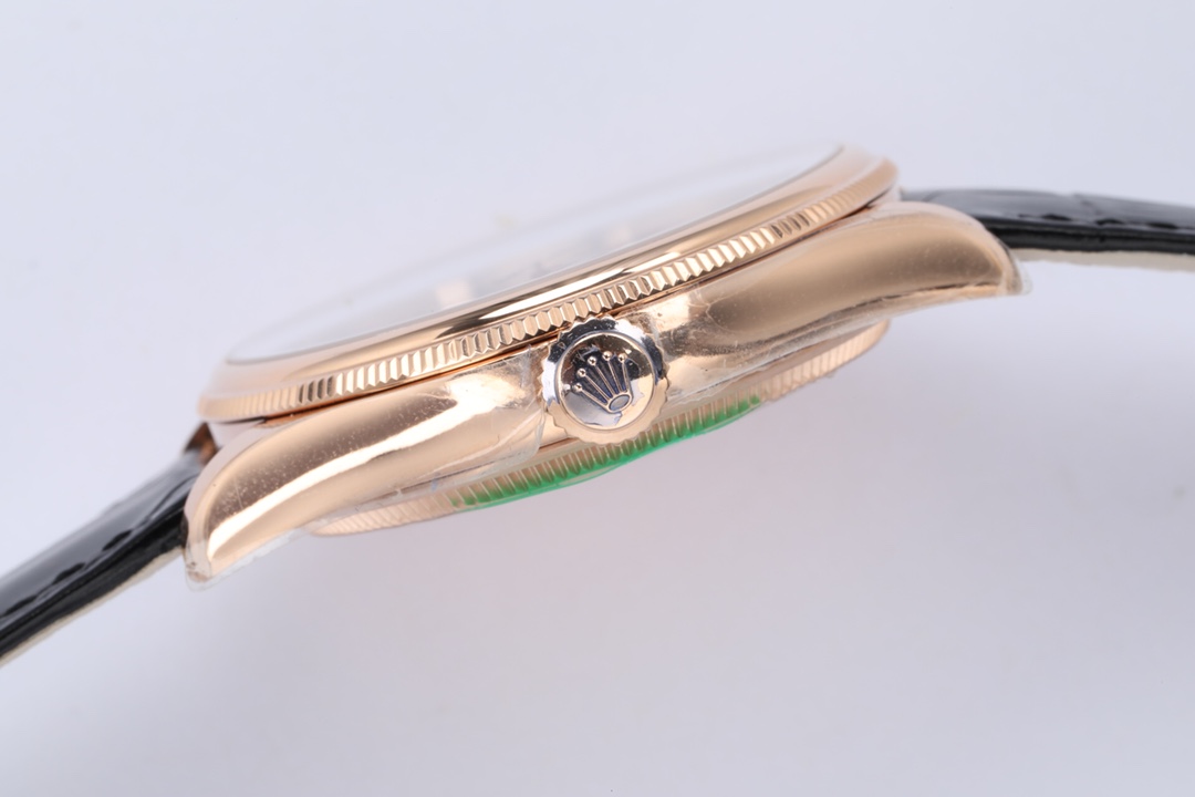 Rolex Cellini Series balack Dial 18K Gold Case, 39mm Size.