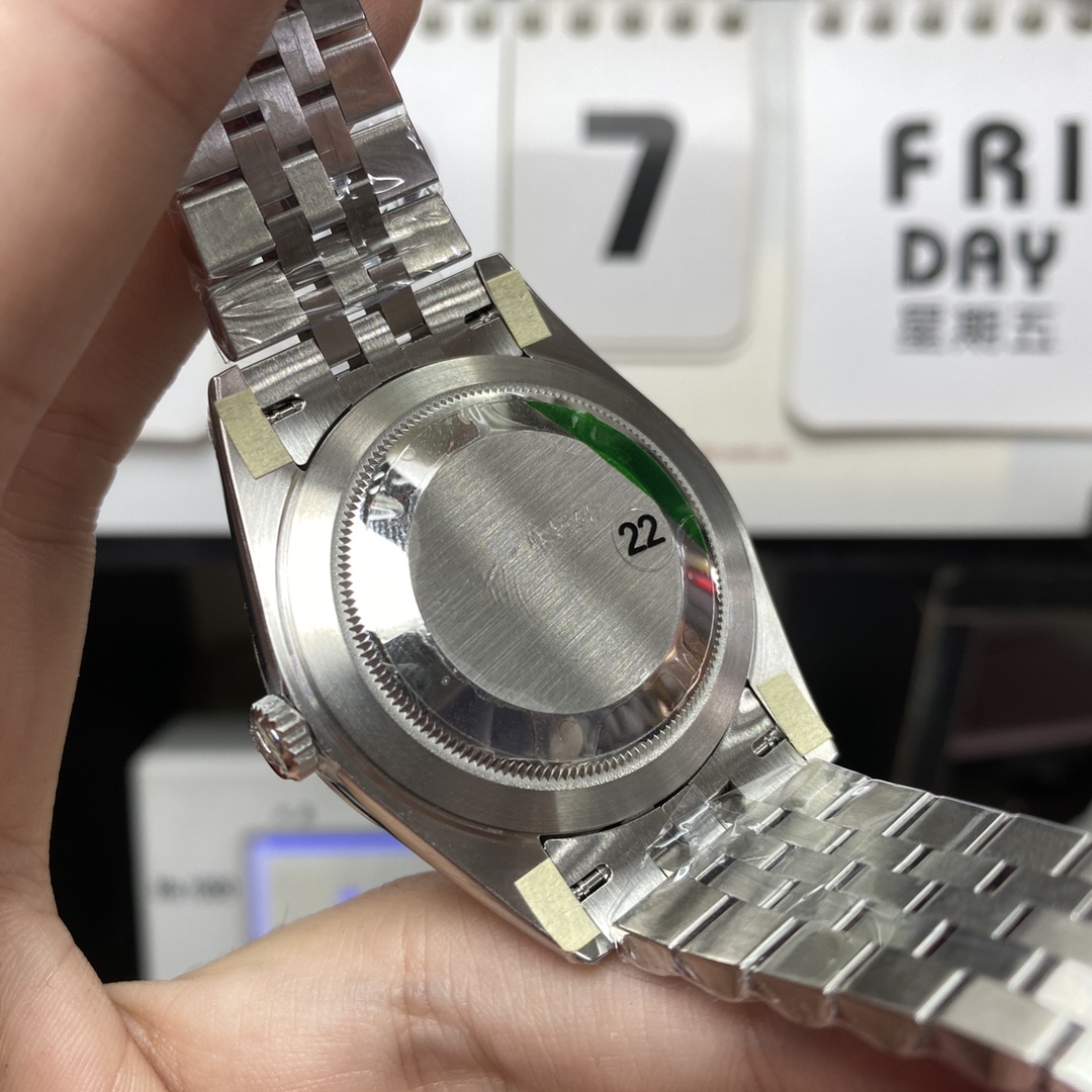 Rolex Datejust series m126334-0032, Blue Checkerboard Dial, 41mm size, Jubilee stainless steel bracelet.