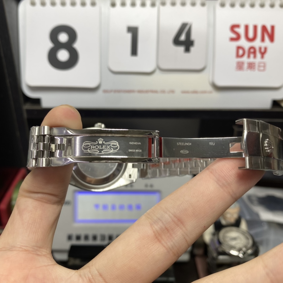 Rolex Datejust Series m126234-0031, Pink Dial Roman Numeral Markers Diamond Bezel, 36mm Size.