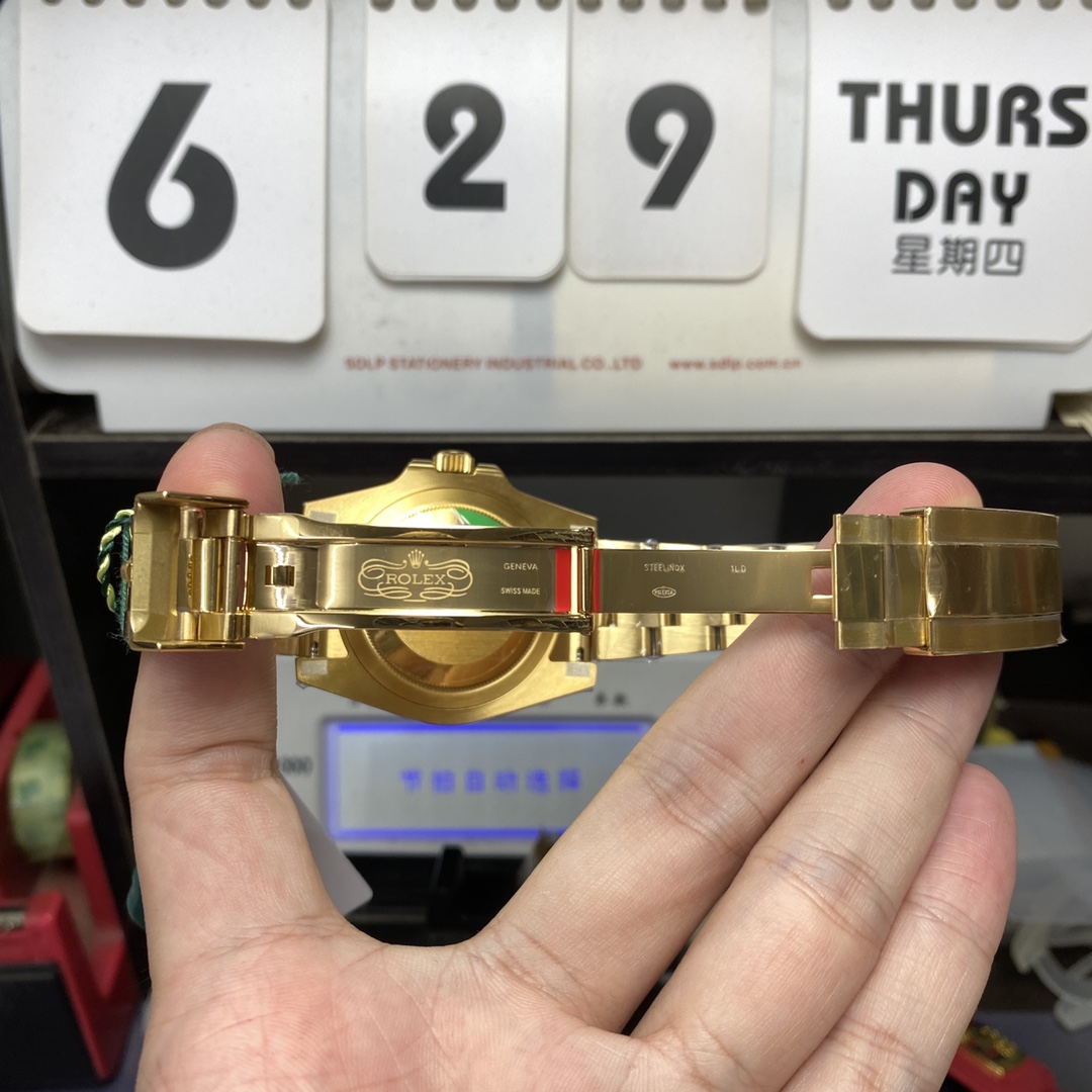 Rolex Submariner Series m126618lb-0002, All-Gold Blue Submariner, 41mm size.