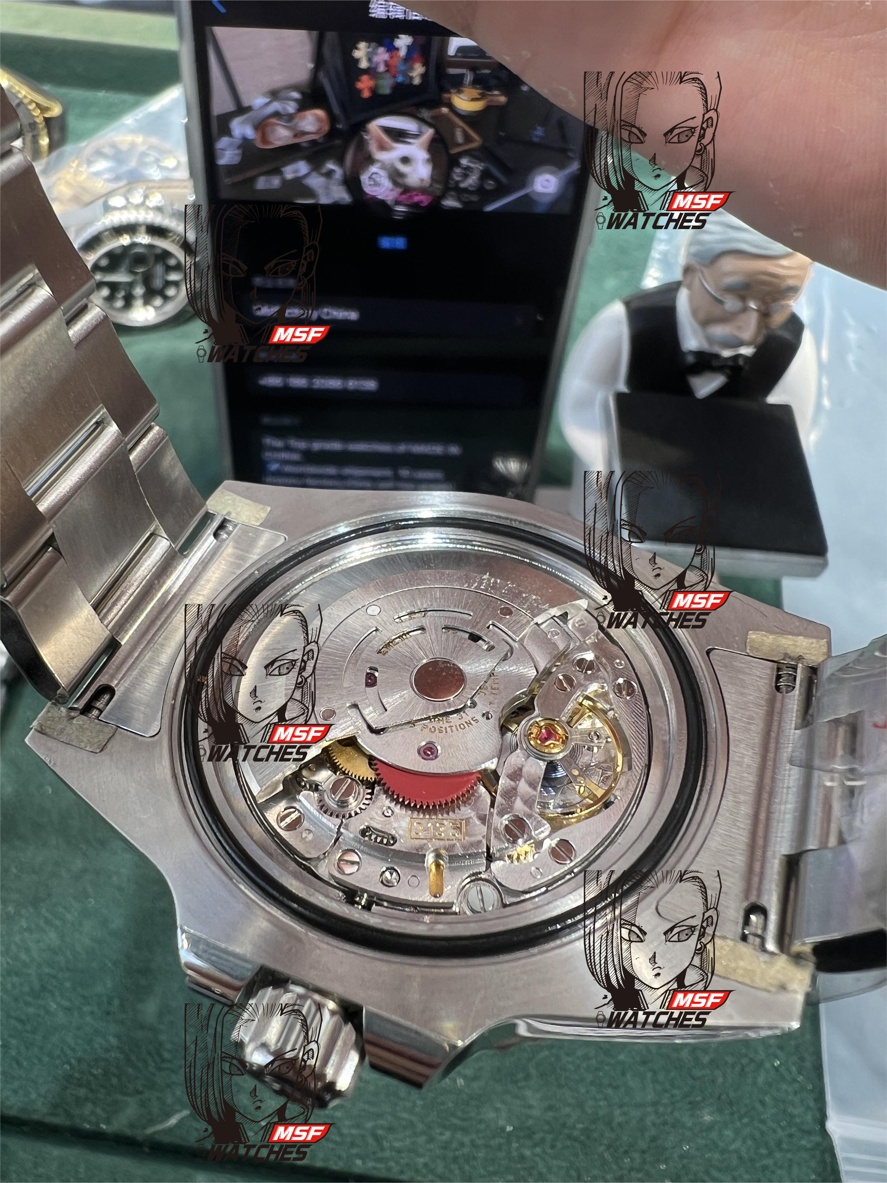 Rolex Yacht-Master Series 16628, White Dial Yellow Gold Case Bracelet Black Markings, 40mm Size.