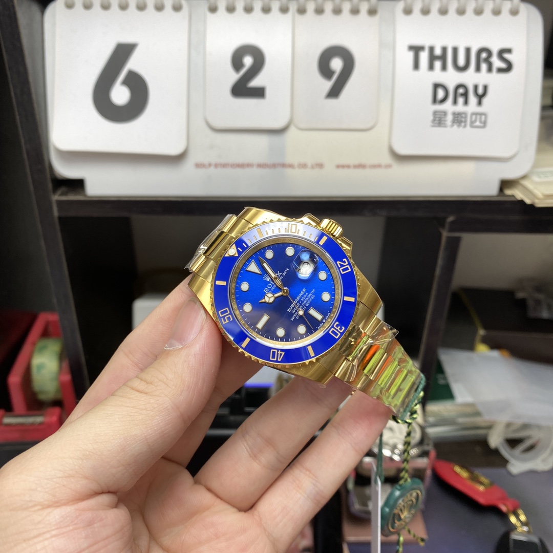 Rolex Submariner Series m126618lb-0002, All-Gold Blue Submariner, 41mm size.