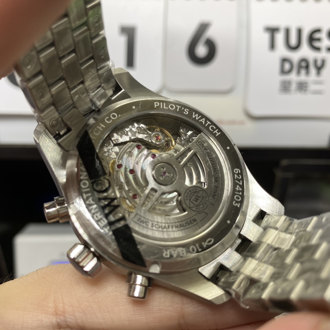 IWC Pilot's Series IW377717 Watch 43mm